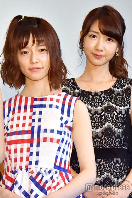 AKB48島崎遥香(左)、柏木由紀(右)から絶賛も塩対応「何を言ったらいいのかな?」【モデルプレス】
