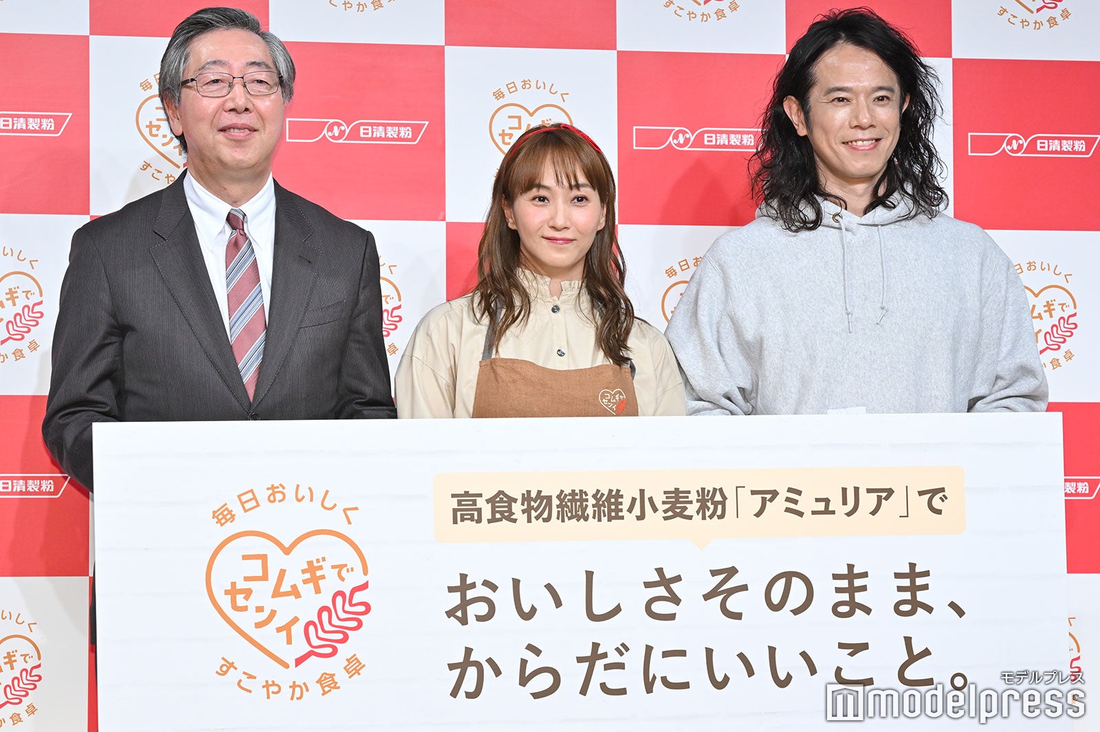 （右）藤本美貴、庄司智春（C）モデルプレス