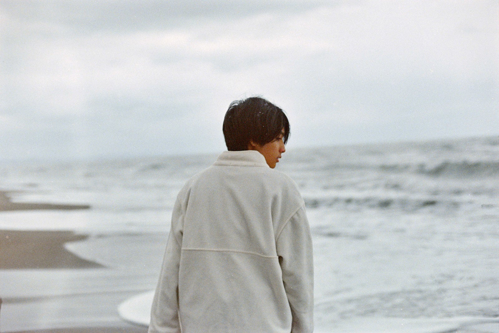 榎本司（C）2025「しびれ」製作委員会