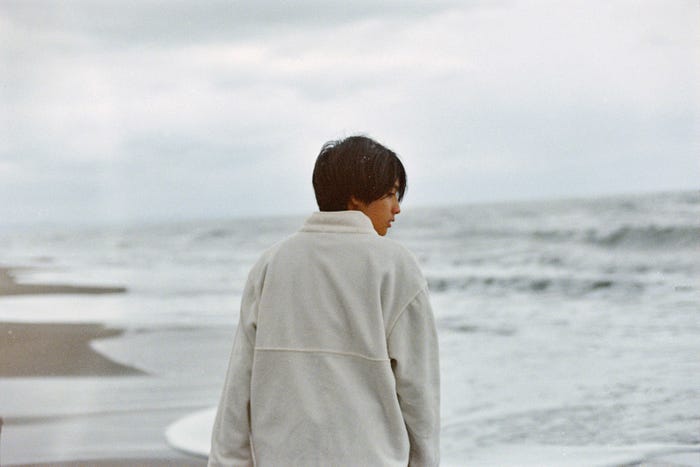 榎本司(C)2025「しびれ」製作委員会