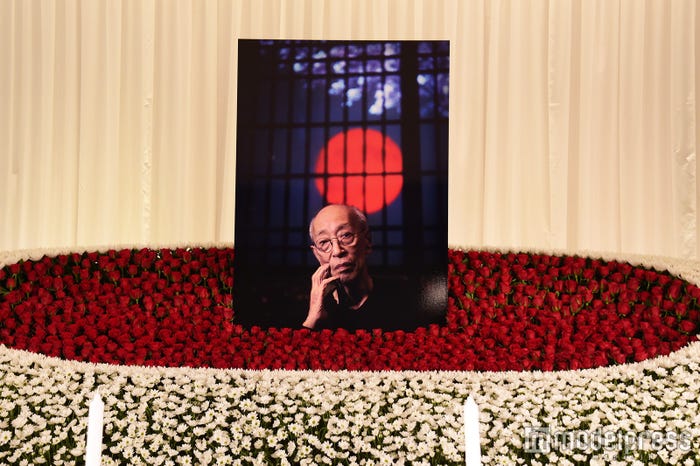 a西島隆弘 蜷川幸雄さん通夜で涙 感謝しかない モデルプレス a西島隆弘 蜷川幸雄さん通夜で涙 感謝しかない モデルプレス