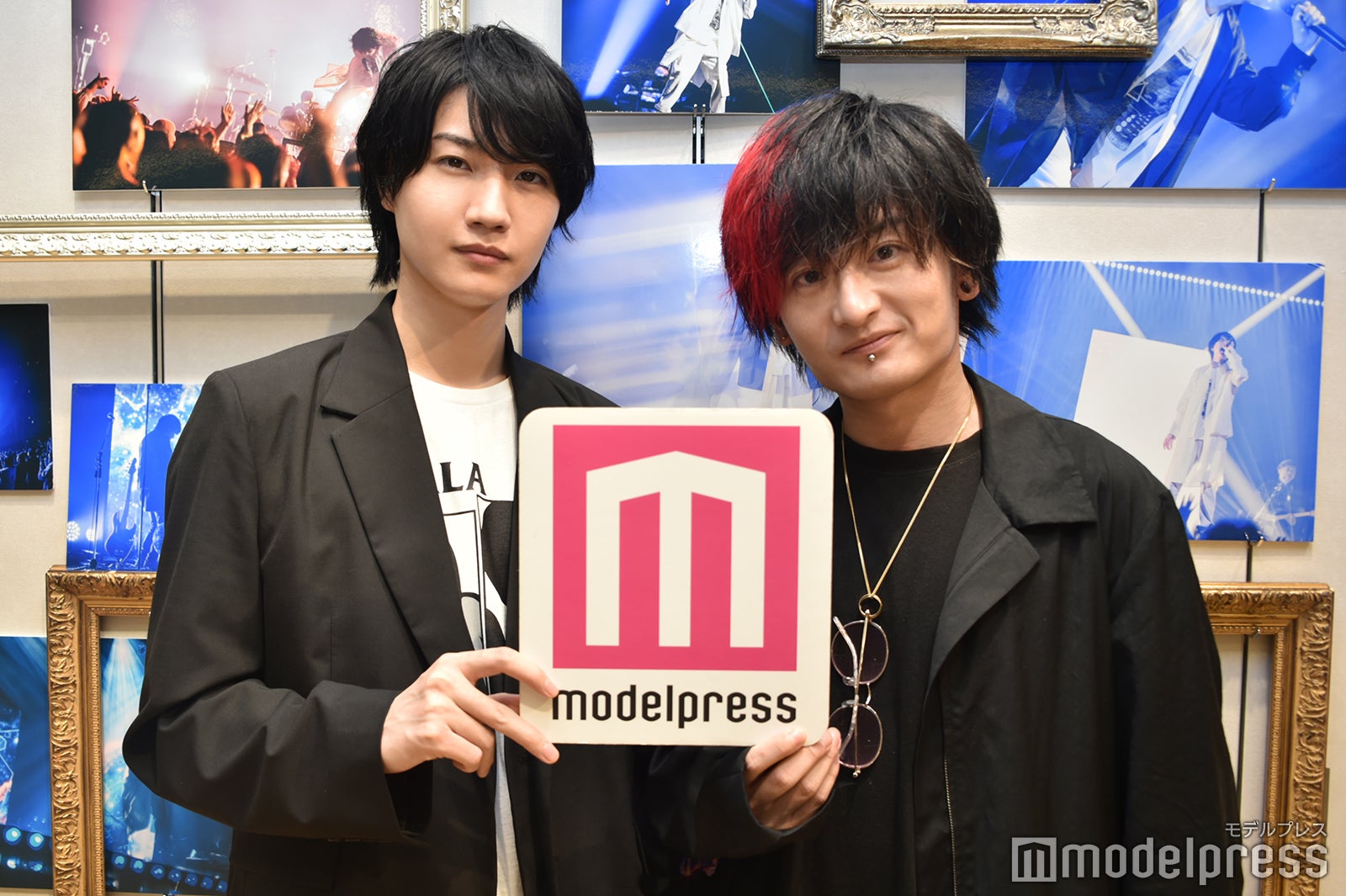 桜田通「慎之助もモデルプレス（ロゴ持ち）デビューだね」（C）モデルプレス