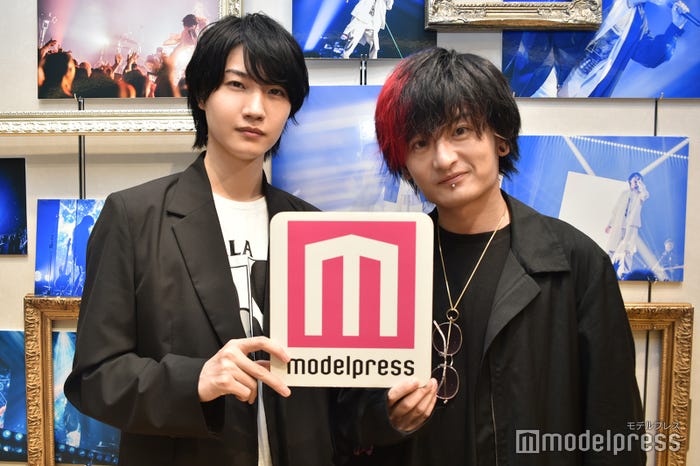 桜田通「慎之助もモデルプレス(ロゴ持ち)デビューだね」(C)モデルプレス