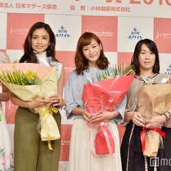 「第9回ベストマザー賞2016」を受賞した（左から）浅尾美和、滝沢眞規子、藤本美貴、湊かなえ、友利新（C）モデルプレス