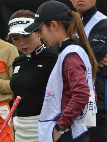 女子ゴルフ 吉本百花がハワイ旅行報告 夫の日本ハム捕手との2S、ビーチでくつろぐ姉妹ショット投稿「最高に楽しかった」