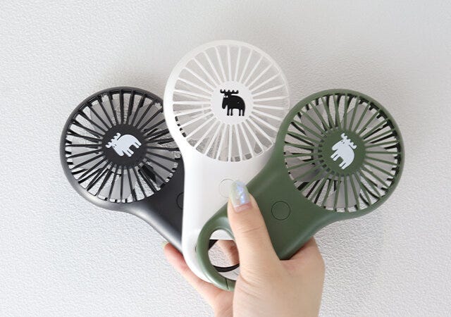 ムック本　ムック　付録　人気　おすすめ　オススメ　宝島社　宝島　レビュー　便利　優秀　当たり　最高　2023　moz　アウトドア　キャンプ　カラビナ付きハンディファン　ハンディファン　扇風機　ホワイト　ブラック　カーキ