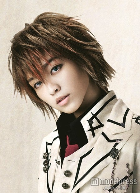 「Popteen」松本愛、美しすぎる男装で舞台デビュー「思わず号泣」