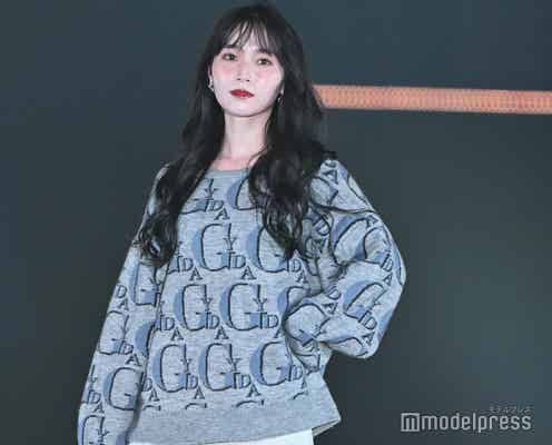 櫻坂46守屋麗奈、ミニスカ×ロングブーツから美脚披露 赤リップで大人な雰囲気【GirlsAward 2024AW】