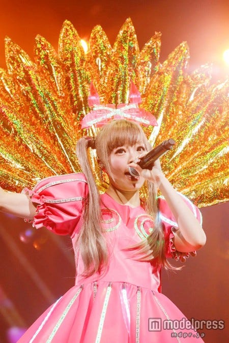 きゃりーぱみゅぱみゅ 騎士にお姫様に4変化 新曲 ゆめのはじまりんりん 初披露 セットリスト モデルプレス きゃりーぱみゅぱみゅ 騎士にお姫様に4変化 新曲 ゆめのはじまりんりん 初披露 セットリスト モデルプレス