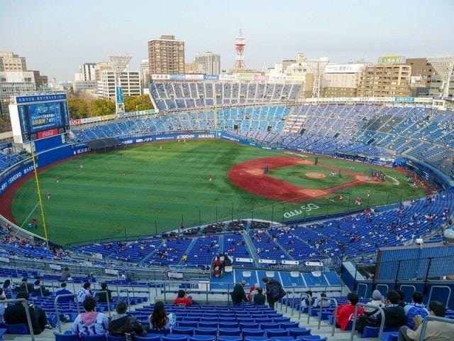 レフトウィング席からの眺め。球場全体が見渡せます(2022年3月25日撮影)