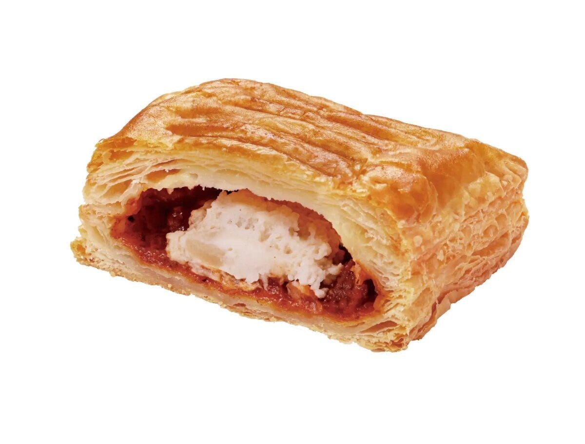 ミスタードーナツのミートソースとマッシュポテトパイのビジュアル