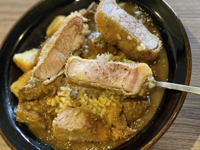 ローストビーフ丼の新しい食べ方？ウニとイクラの組み合わせが絶品【奈良の隠れ家】