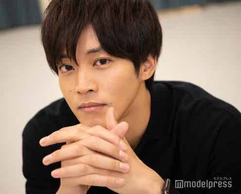 松坂桃李、障がいを通して伝える“大人のラブストーリーの乗り越え方”「どの人においても必ず壁は出てくる」<ドラマ「パーフェクトワールド」インタビュー>