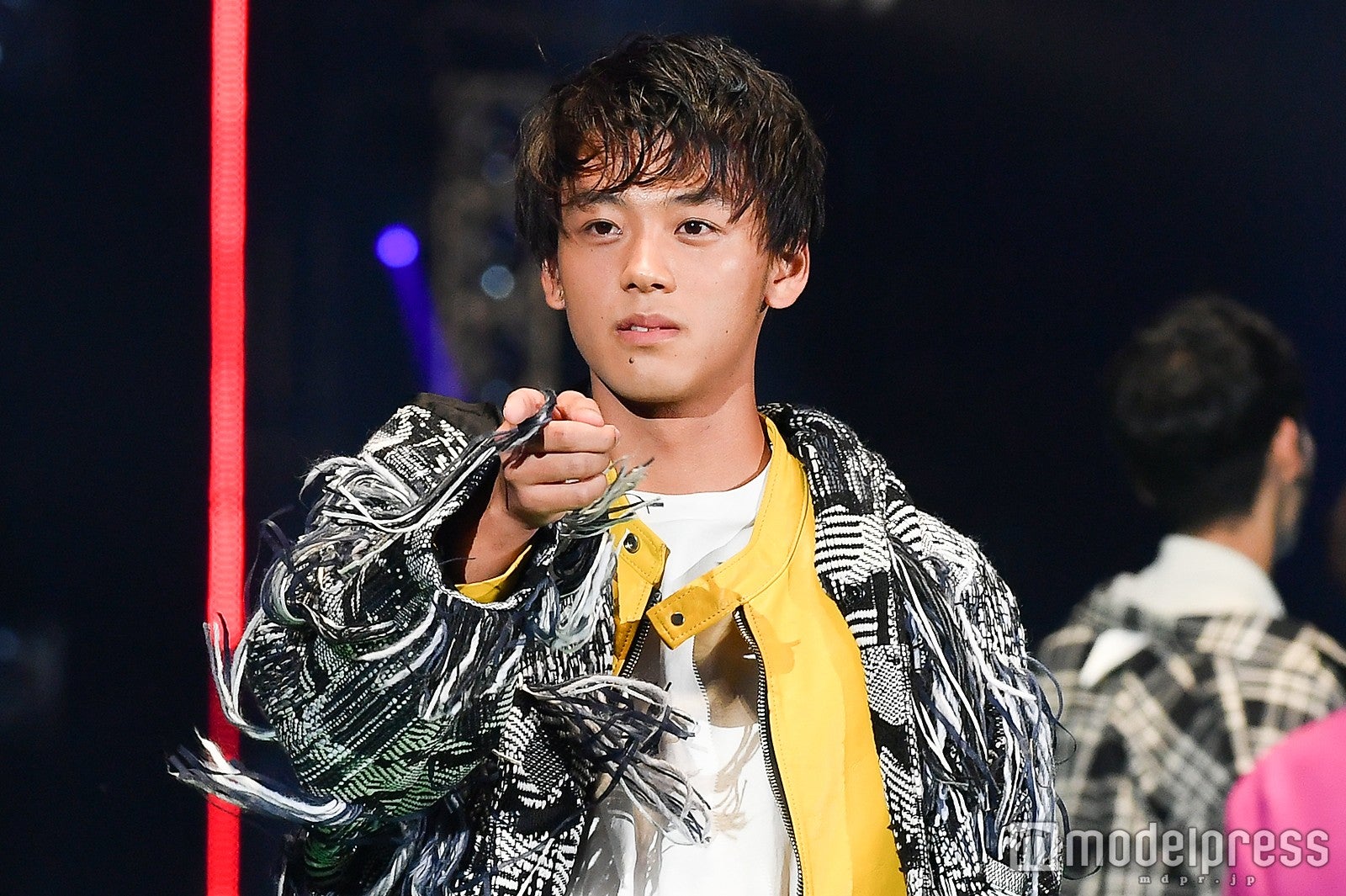 竹内涼真、投げキスにウインク…“胸キュンてんこ盛り”で女子熱狂＜TGC2017A／W＞