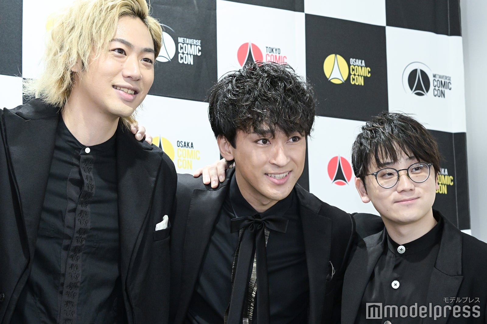 てつや、としみつ、虫眼鏡 （C）モデルプレス