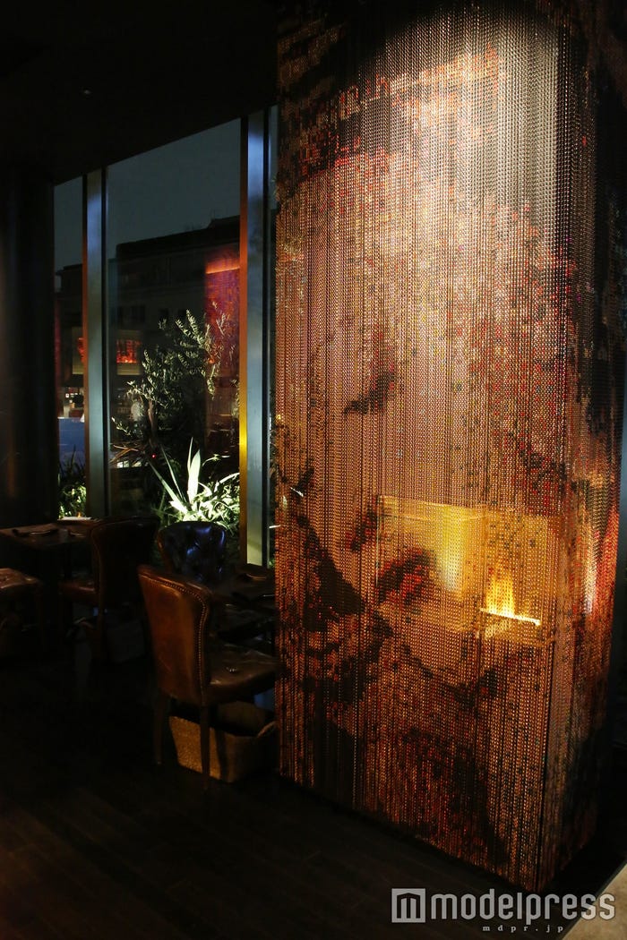 ムード満点の店内(C)モデルプレス