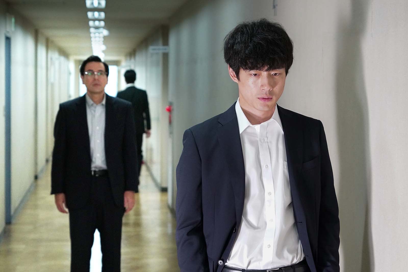 坂口健太郎「CODE―願いの代償―」第3話より（C）読売テレビ・日本テレビ