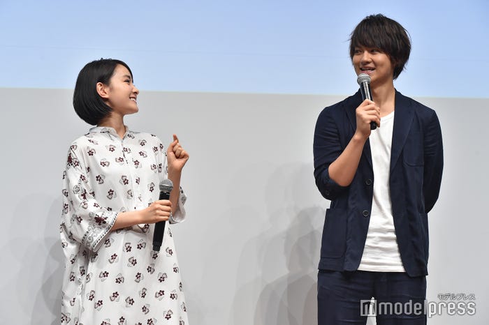 葵わかな、佐野勇斗(C)モデルプレス