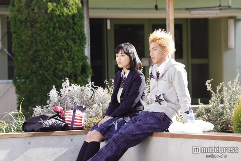 スポーティーな海（市川知宏）は、制服にPOPなパーカーをコーディネート