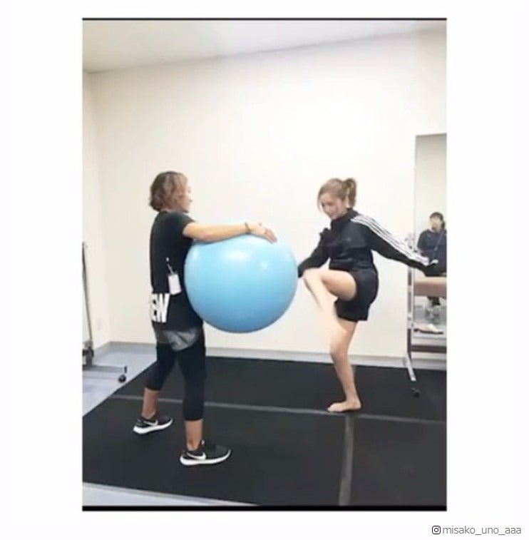 AAA宇野実彩子、生足で“全力キック”「かっこいい」「美しい」と反響