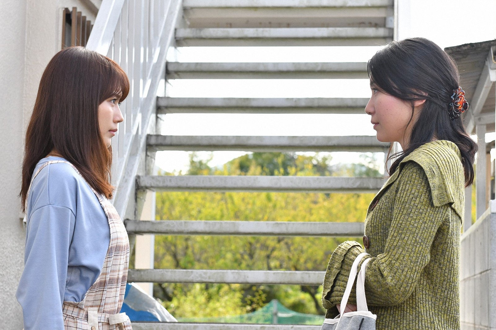 有村架純、村川絵梨／「中学聖日記」第7話より（C）TBS