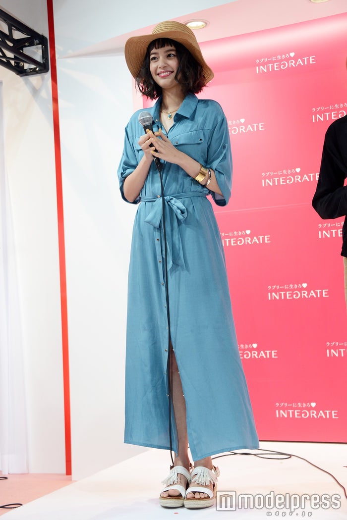 岸本セシルの 色っぽ可愛い ぽってり唇の作り方が明らかに モデルプレス 岸本セシルの 色っぽ可愛い ぽってり唇の作り方が明らかに モデルプレス
