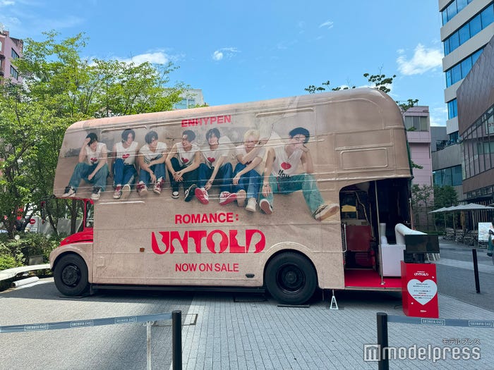 ENHYPEN特別ラッピングバス(C)モデルプレス