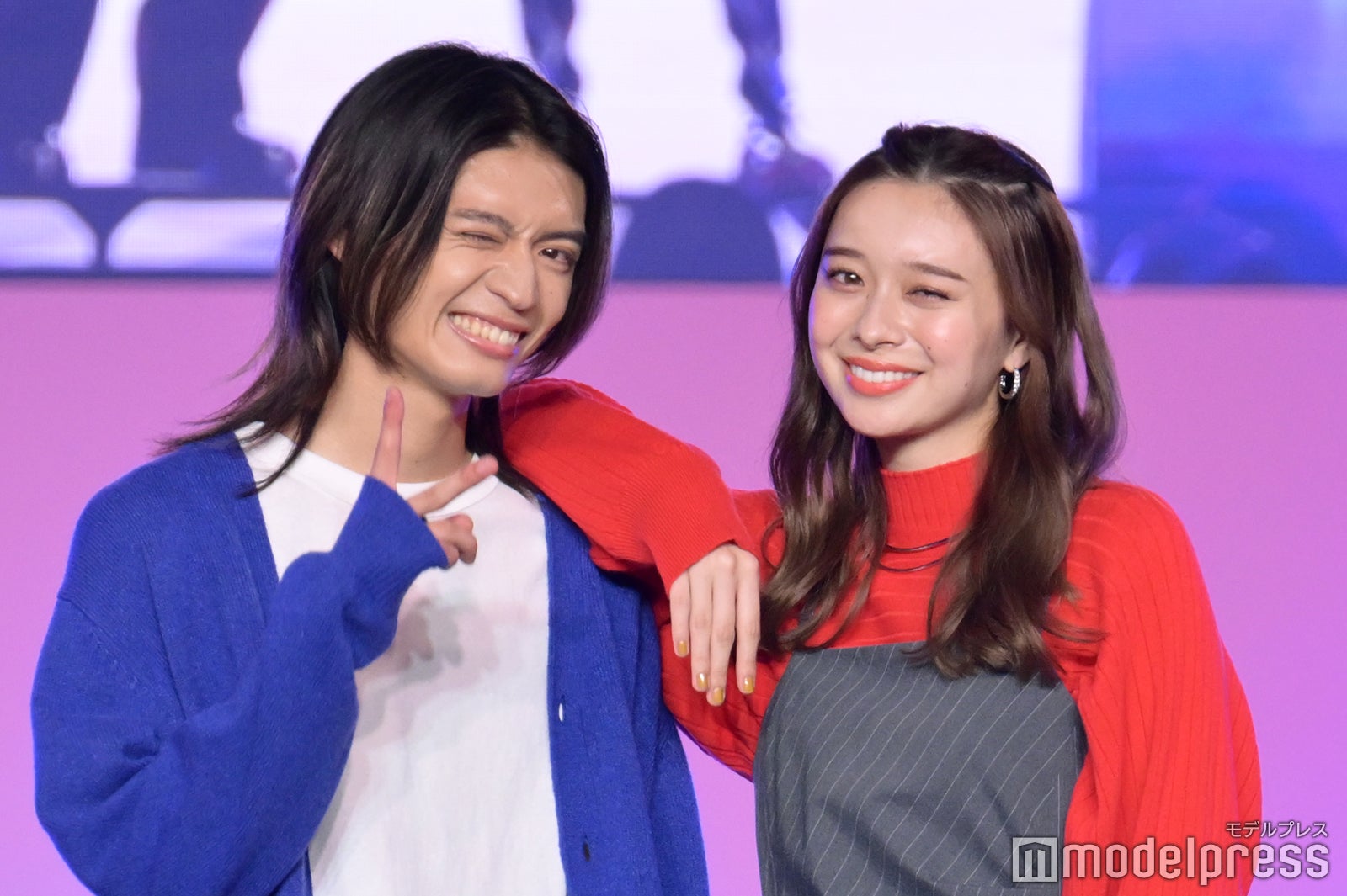 田鍋梨々花＆杢代和人、肩寄せ・キュートなウインクで沸かせる ド派手カラーコーデで仲良しランウェイ＜Seventeen夏の学園祭2023＞