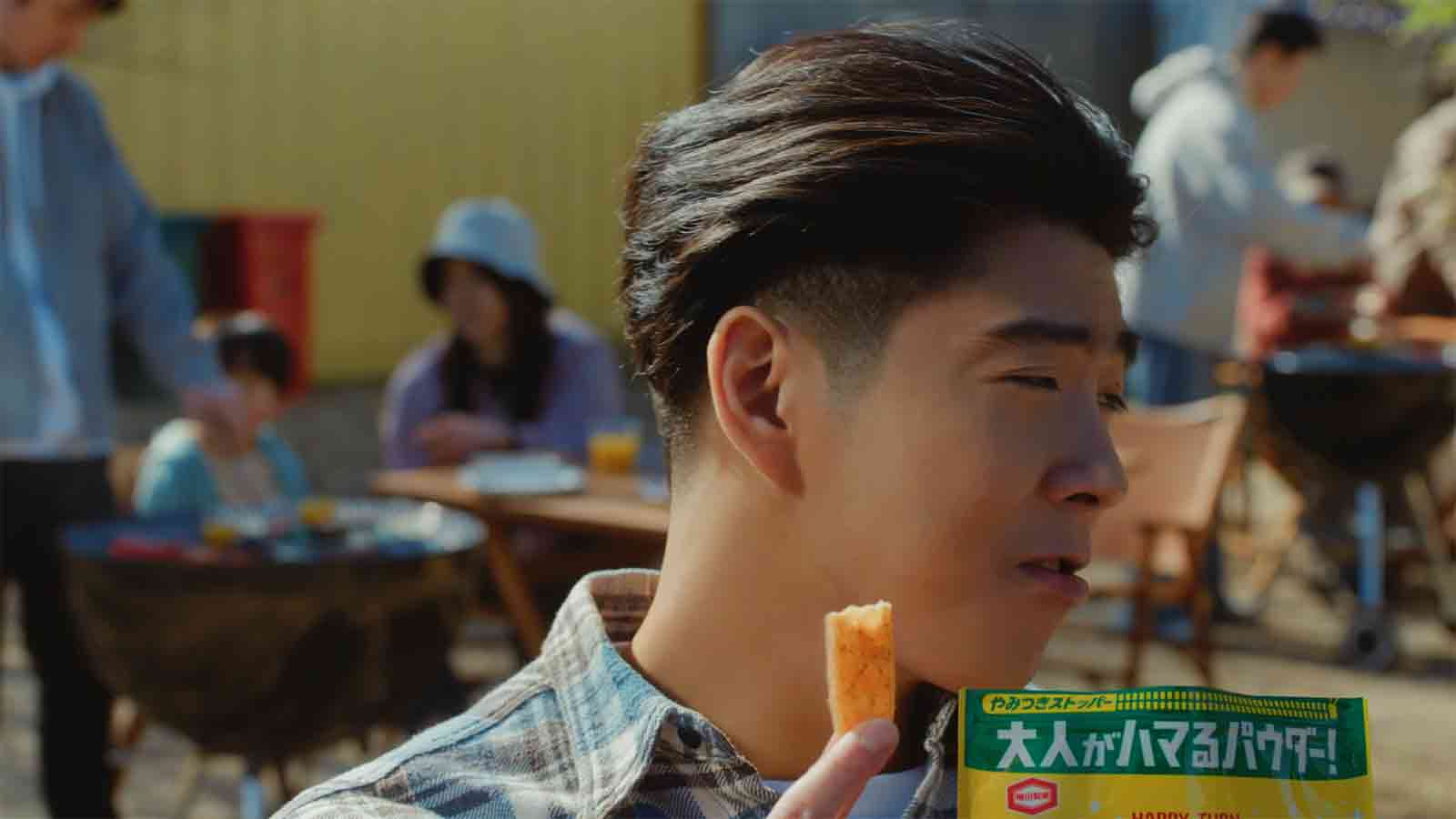 【送料無料】賀来賢人さん掲載ページ（ポスターサイズ）#6375 2点セット 賀来賢人さん ポスター×1枚&スイングポップ×1枚 販促
