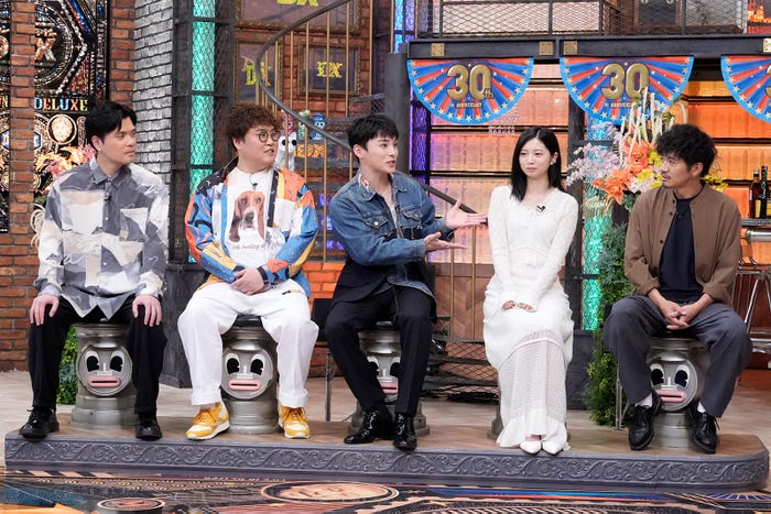 マユリカ(阪本、中谷)、川西拓実、桜田ひより、和田正人(C)読売テレビ