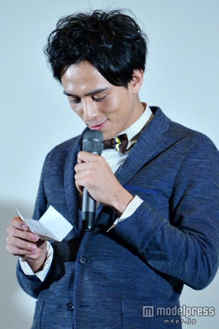 松坂桃李からの手紙を読む満島真之介