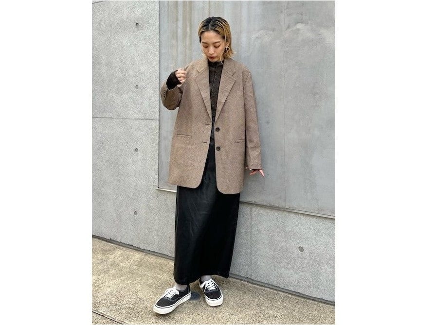 いつものコーデにバサッと羽織るだけで今っぽさをプラス　出典：WEAR