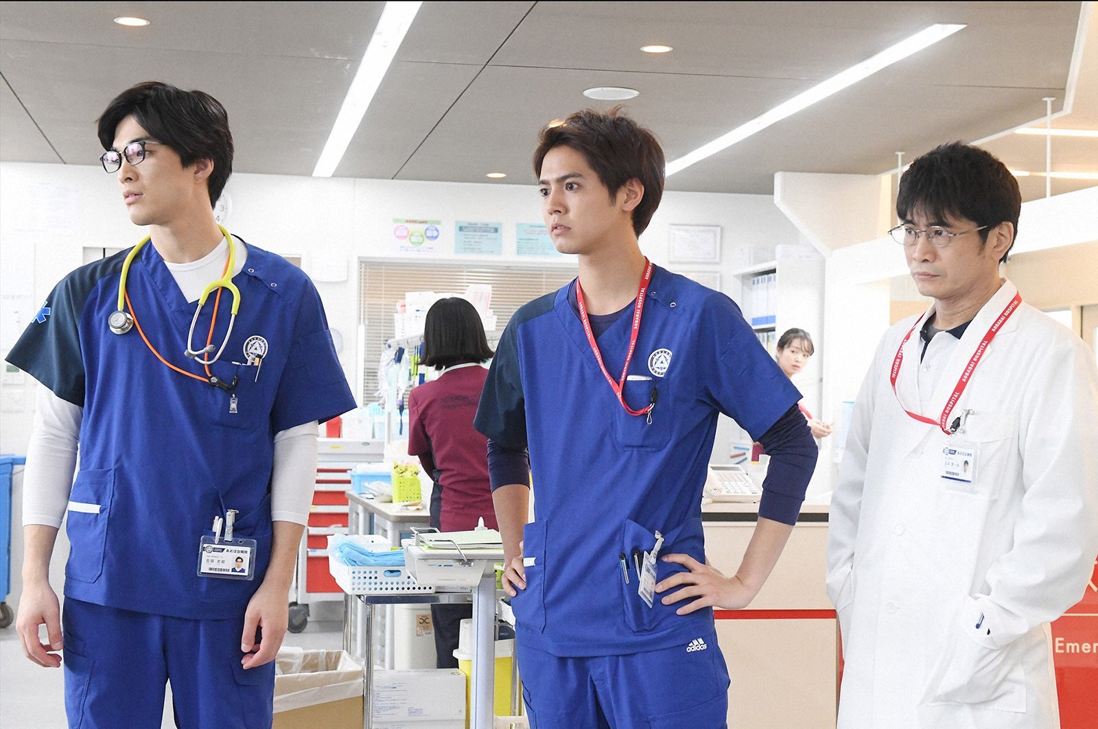 谷恭輔、片寄涼太、萩原聖人／「病室で念仏を唱えないでください」第1話より（C）TBS