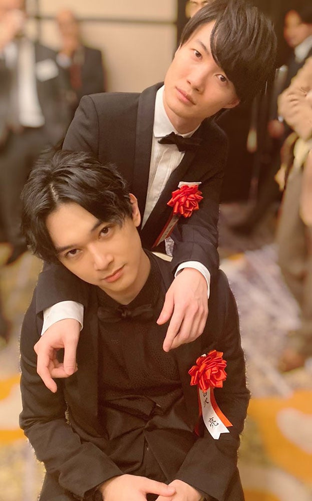 神木隆之介、吉沢亮と密着「イケメンすぎ」「最高の2ショット」とファン悶絶