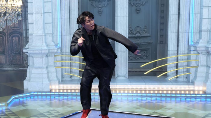 ダンス対決するKENZO (C)フジテレビ
