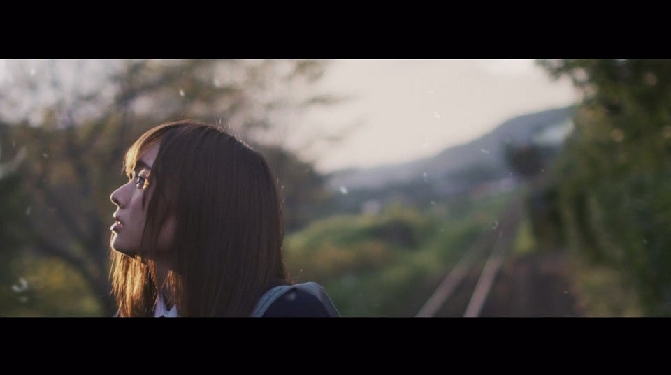 梅澤美波 「キャラバンは眠らない」MVより（提供画像）