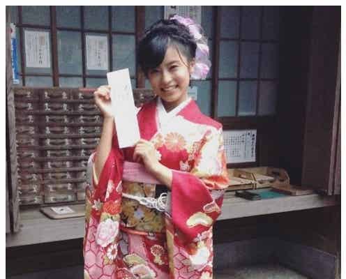 小島瑠璃子、“5年前”20歳の写真公開 キュートな振袖姿に絶賛の声