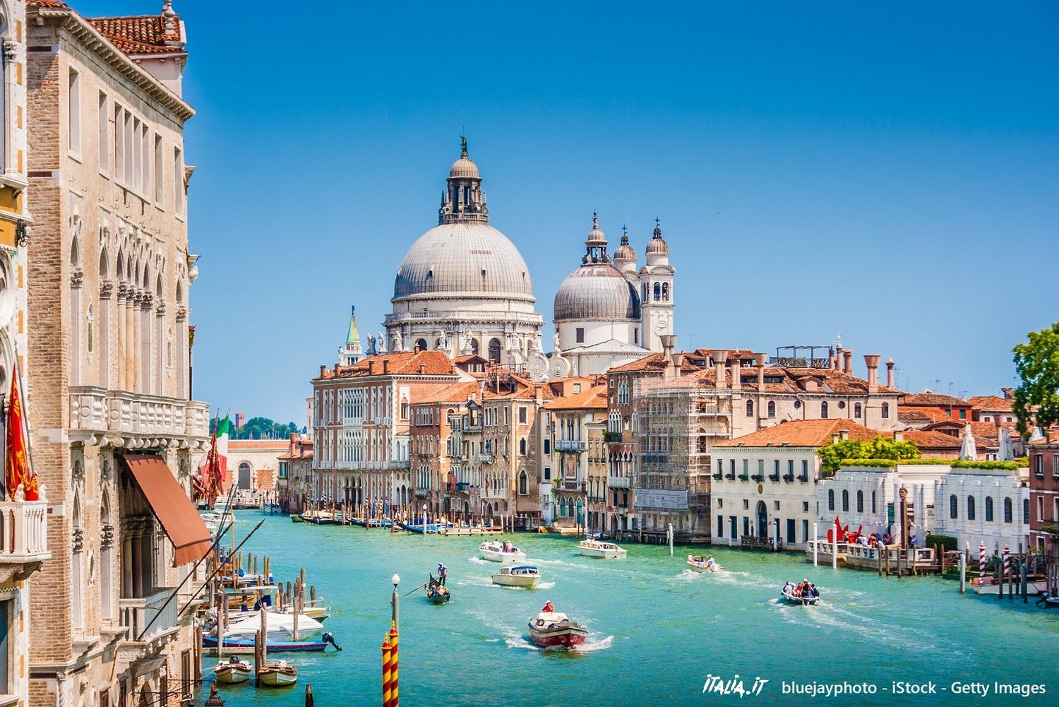 一度訪れればきっと恋に落ちる、イタリアでロマンチックな魅力に酔いしれたい!