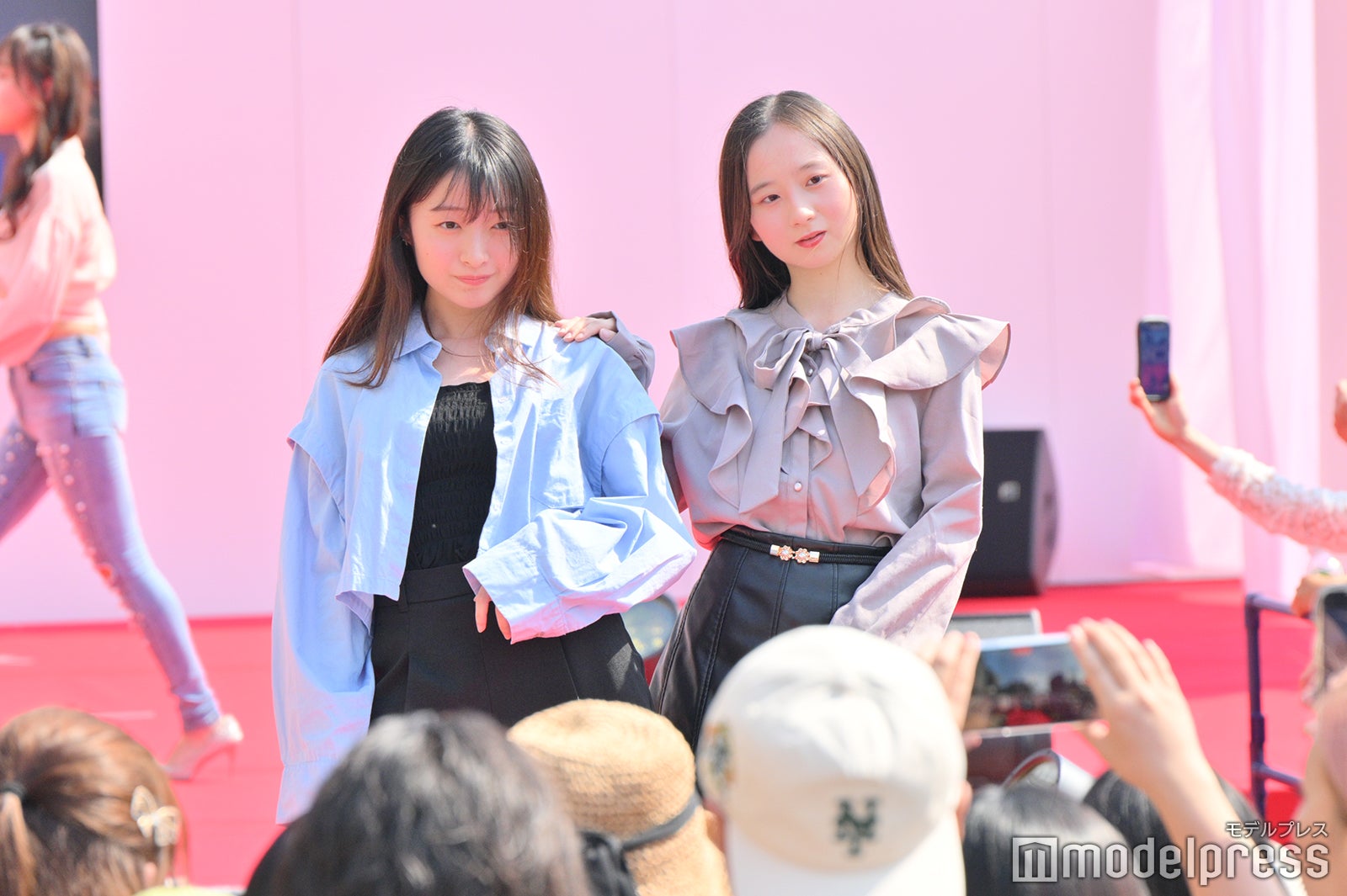 リバープレイスで行われたランウェイの様子（C）モデルプレス