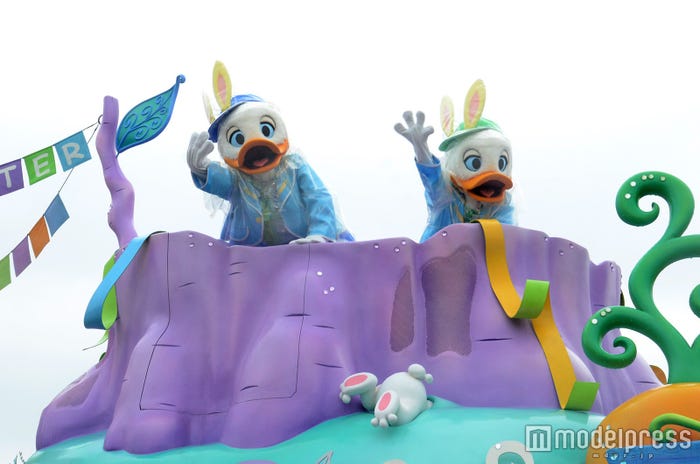 「ヒッピティ・ホッピティ・スプリングタイム」雨天バージョン(C)モデルプレス