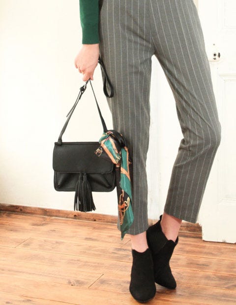 レトロプリントスカーフ「Re:EDIT by GALSTAR」1,298円(税込)/画像提供:Re:EDIT by GALSTAR