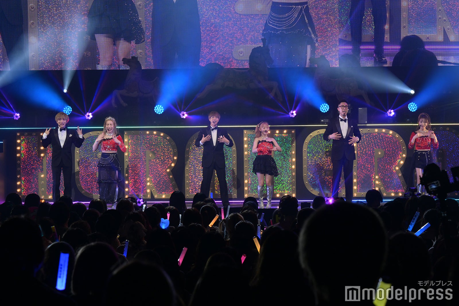 影井ひろ樹、ありしゃん、ぎし、まりな、中町JP、さおりん「ヘラヘラ三銃士 2ndコンサート 2022 夏 ～熱烈美々～」より（C）モデルプレス