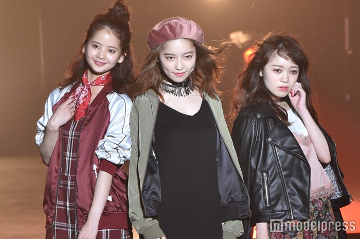 左から:繁藤冬佳、島崎遥香、日出有香(C)モデルプレス