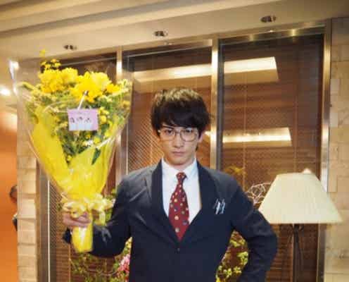 町田啓太“丸尾”の変化に注目集まる ジャケット姿で「人は見た目が100パーセント」クランクアップ