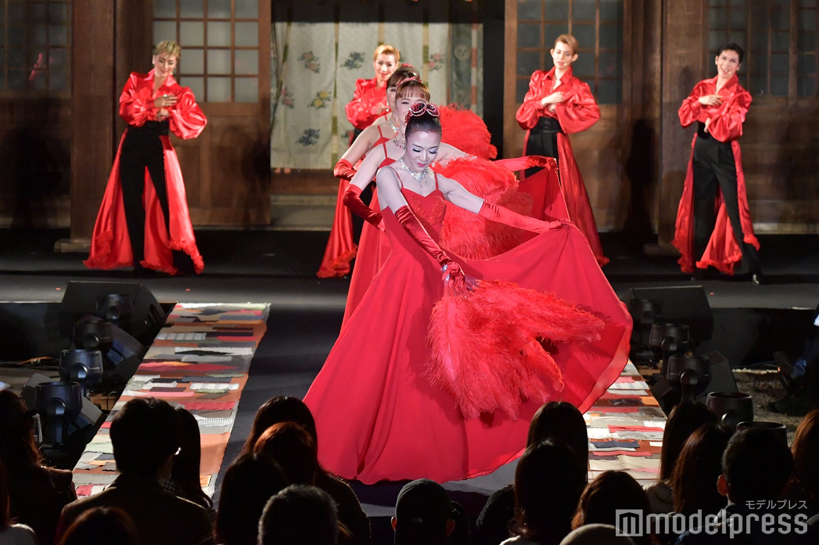 宝塚歌劇団OGメンバー／「BISHU COLLECTION produced by TGC」より（C）モデルプレス