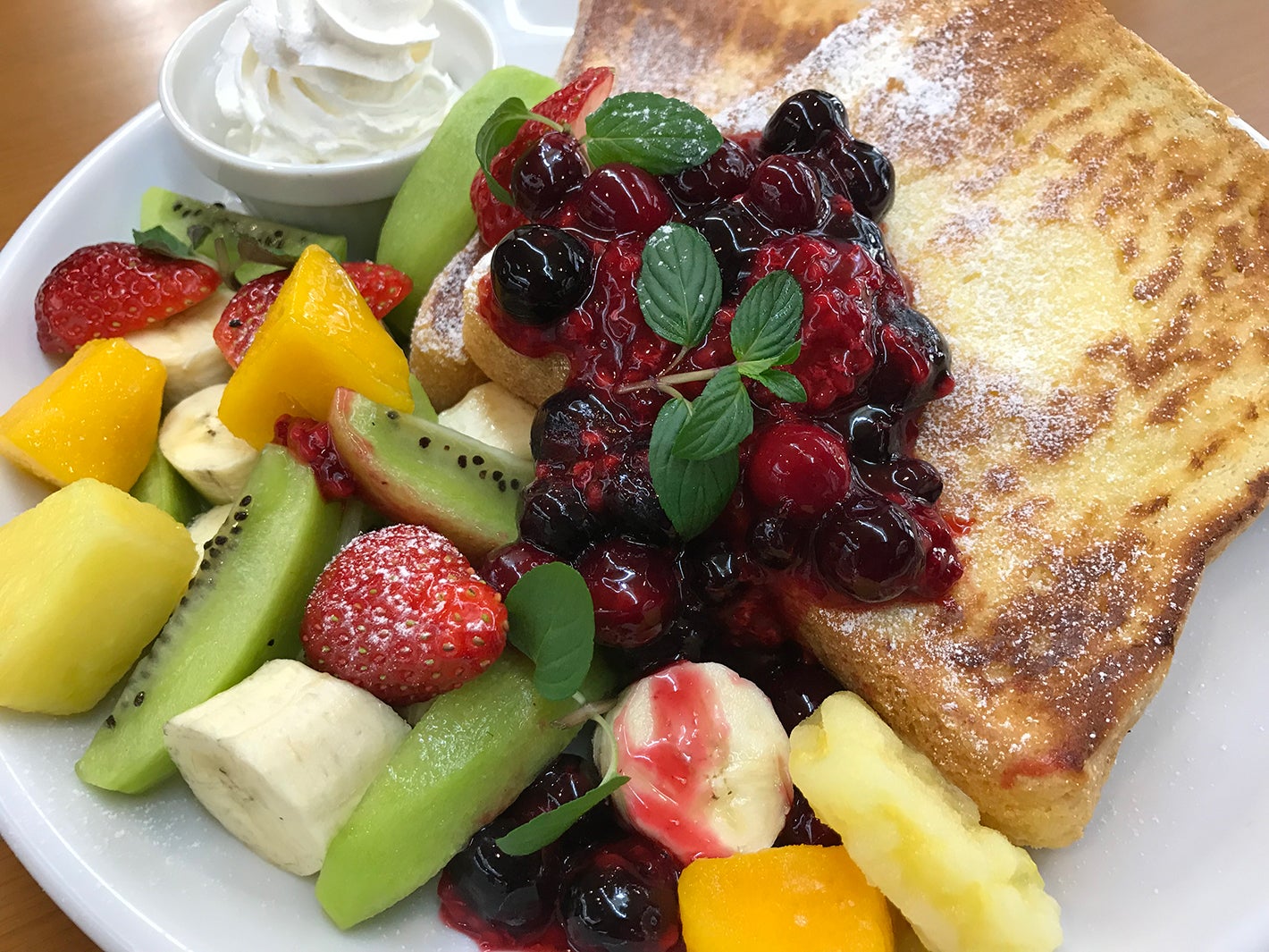 丸沼高原「展望テラス＆カフェ」／画像提供：日本製紙総合開発