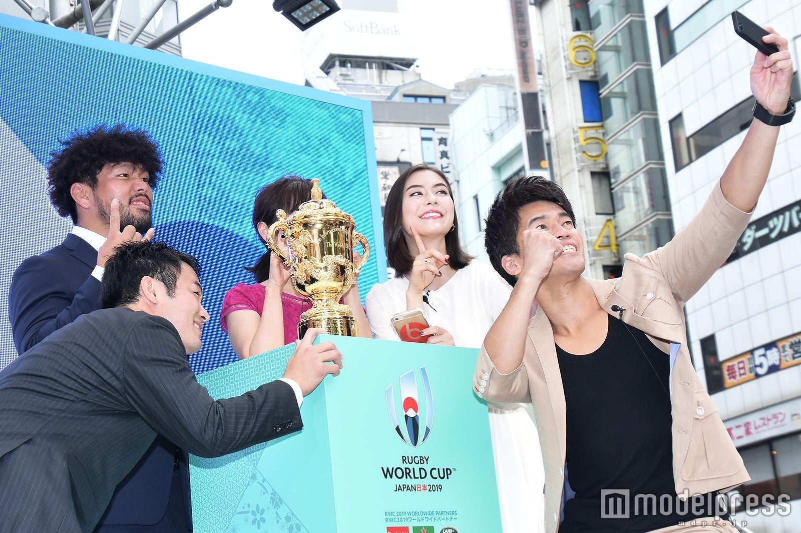 堀江翔太選手、福岡堅樹選手、高島彩、ローレン・サイ、武井壮（C）モデルプレス