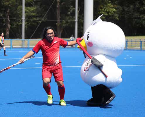 ロッチ中岡「24時間テレビ」琵琶湖遠泳で2キロ減 ホッケー始球式でスーパーゴール