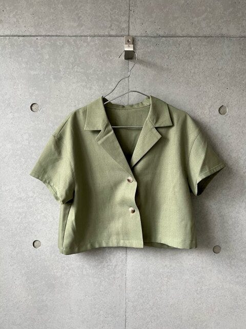 GU　シャツ　ショート丈