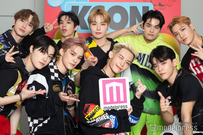 TO1(後列左から)ジス、ダイゴ、ジェユン、ヨジョン、ギョンホ(前列左から)レンタ、ジェイユー、チャン、ドンゴン (C)モデルプレス